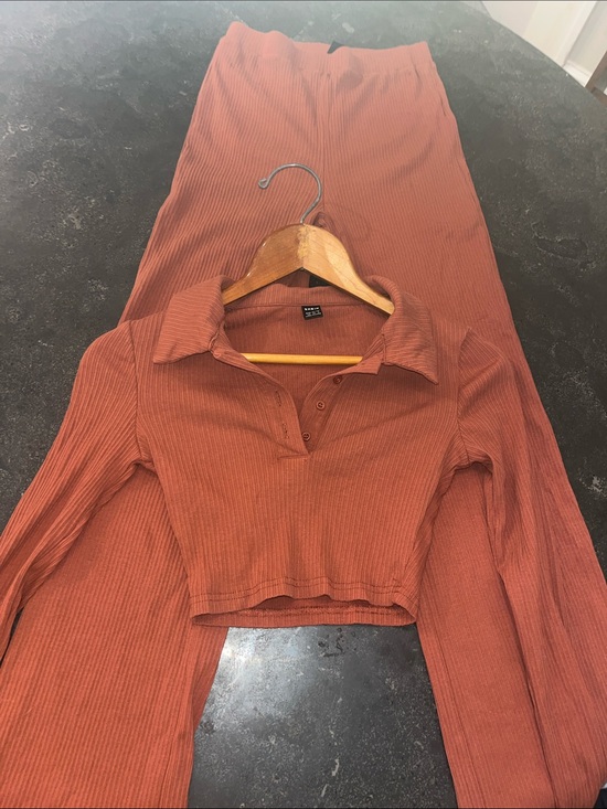 SHEIN Tops - SHEIN Ribbed Cropped Polo Long Sleeve Top in Rust
